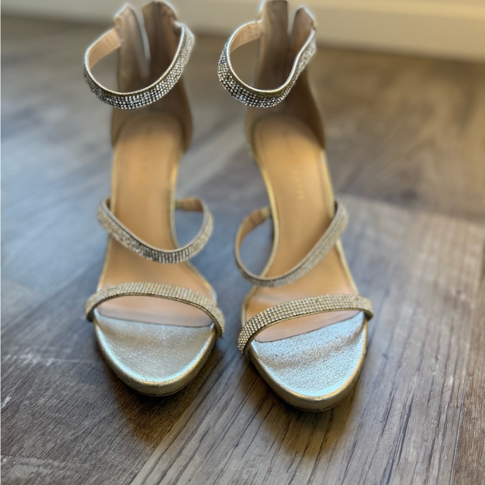 Women’s Kelly and Katie heels. Size 9.